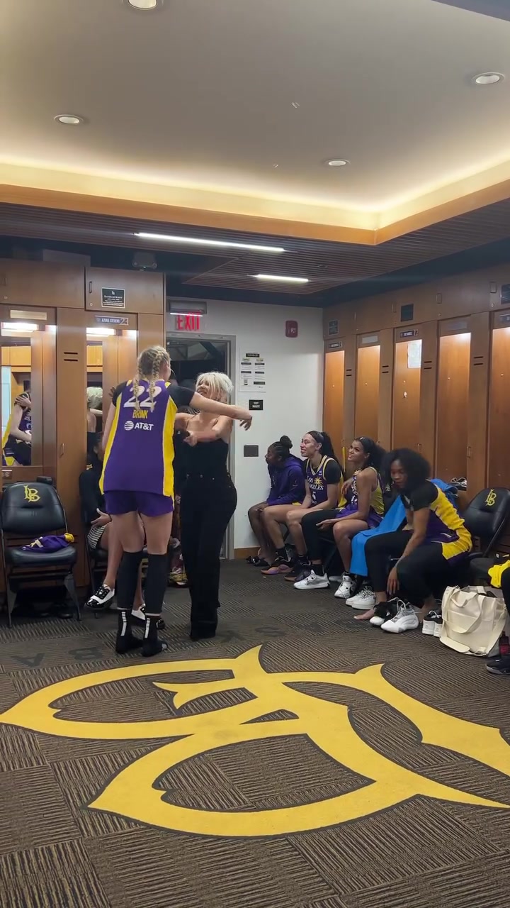 开云体育下载-今夜法兰克福备战NBA季后赛，内部沟通细节曝光，赛场秩序良好，更衣室氛围转暖的简单介绍-开云体育下载